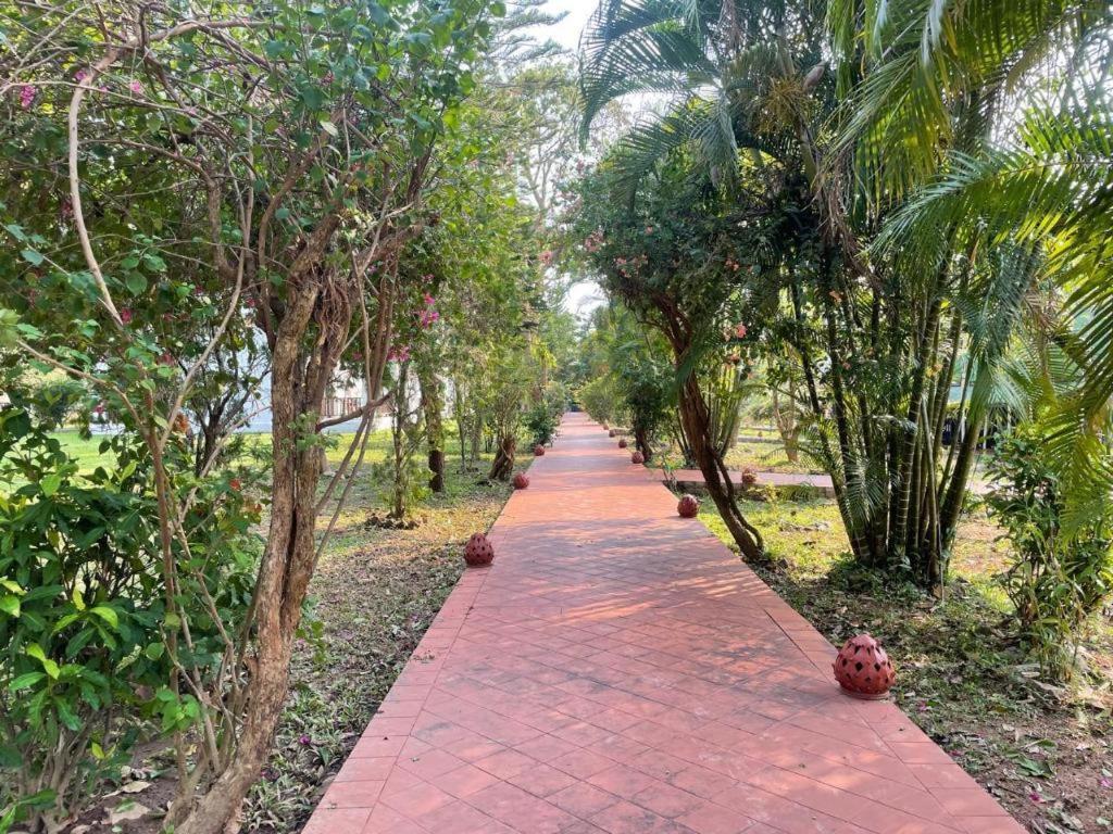 Nam Ou Riverside Resort Ban Vangle Bagian luar foto