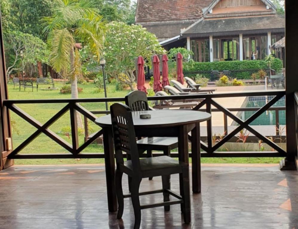 Nam Ou Riverside Resort Ban Vangle Bagian luar foto